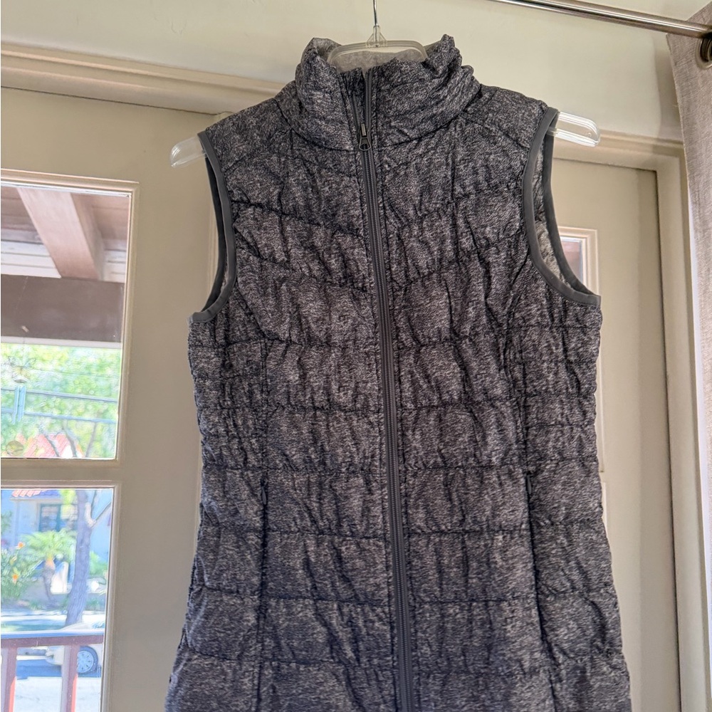Women's Heather Gray Quilted Vest be boundless size small